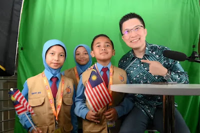 Kru TVPSS bersama Timbalan Menteri Pendidikan