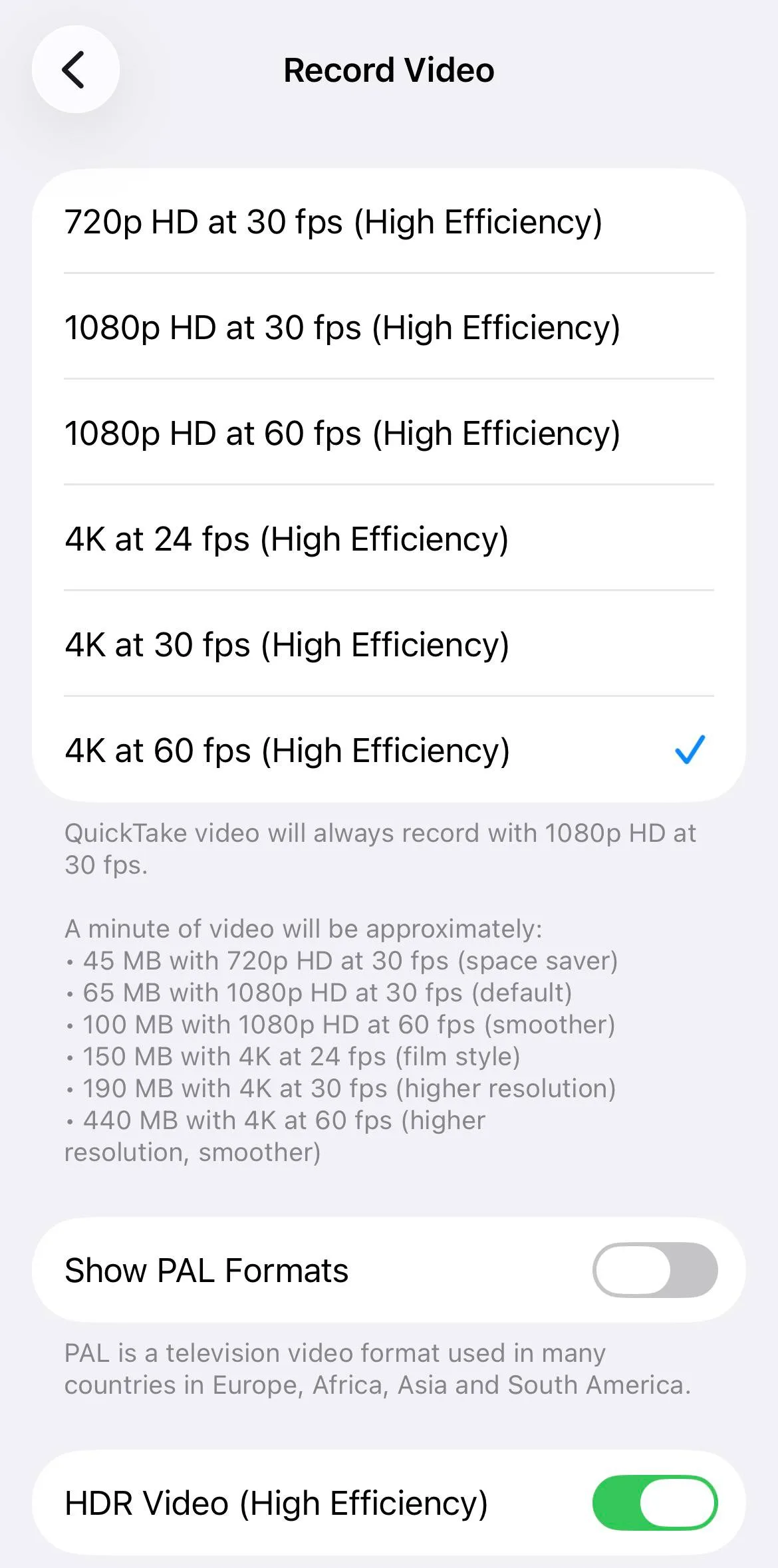 Tetapan Record Video pada iPhone menunjukkan pilihan 4K at 60 fps High Efficiency ditanda
